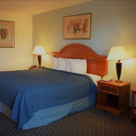 Texas Inn & Suites Denton Luaran gambar