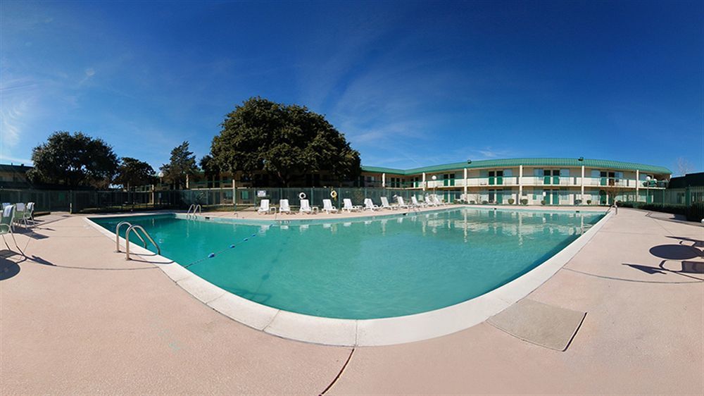 Texas Inn & Suites Denton Luaran gambar