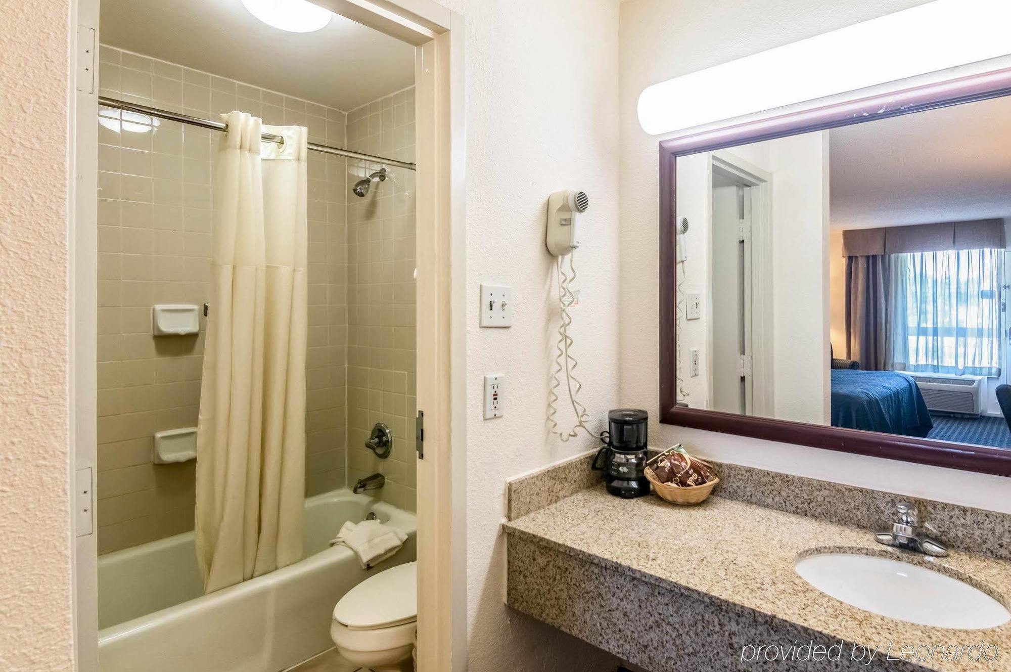 Texas Inn & Suites Denton Luaran gambar