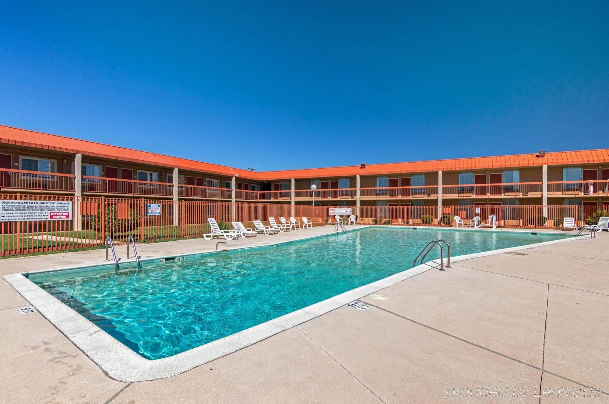 Texas Inn & Suites Denton Luaran gambar