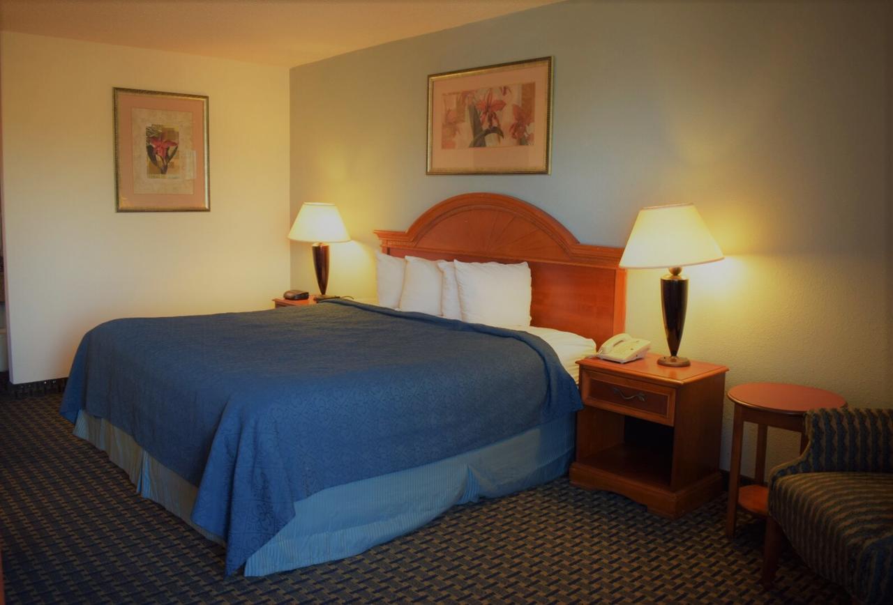 Texas Inn & Suites Denton Luaran gambar