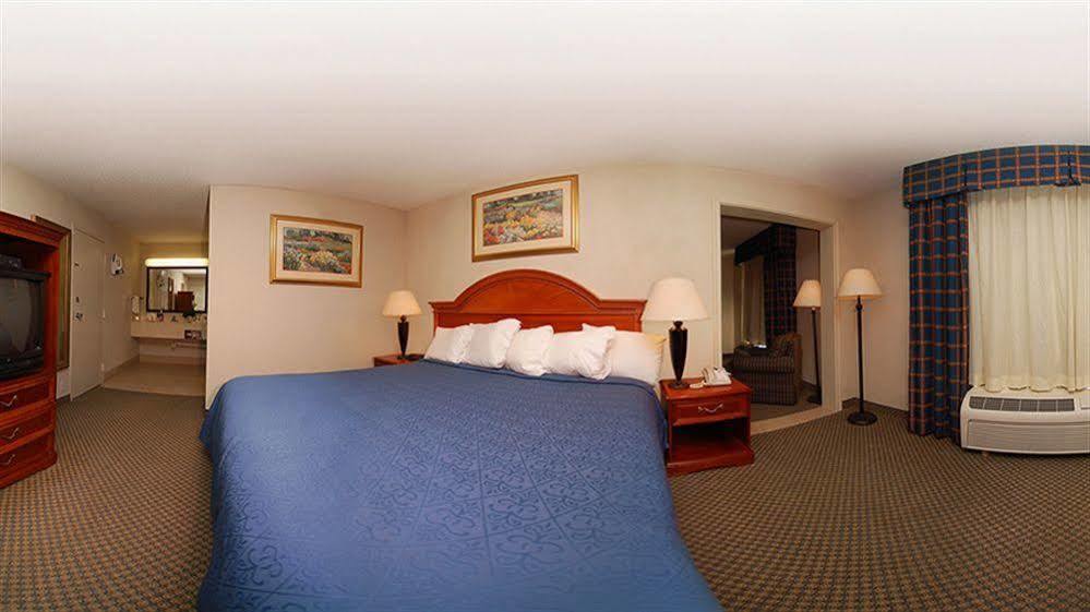 Texas Inn & Suites Denton Luaran gambar